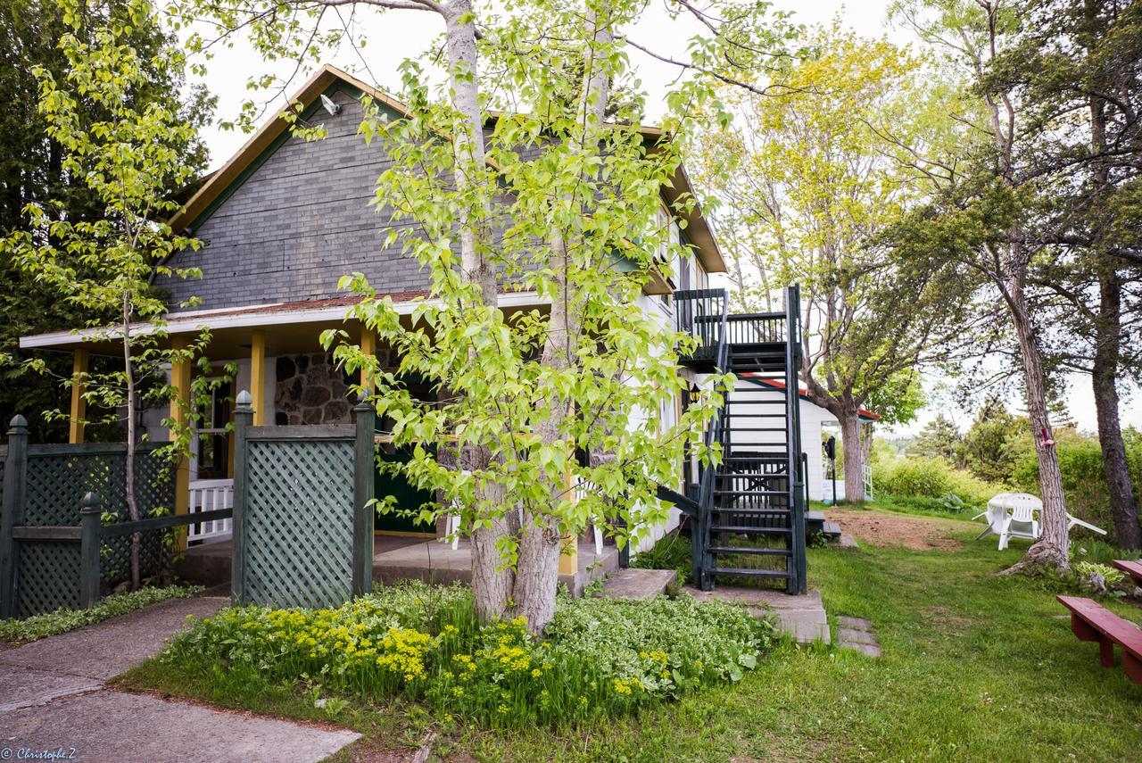 Auberge La Coudriere L'Isle-aux-Coudres Exterior foto